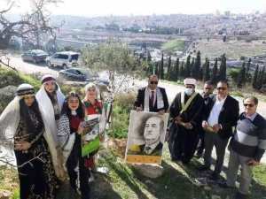 الفلسطنيون يغرسون شجرة زيتون بإسم الرئيس تبون