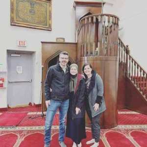 فتاة كندية تعتنق الإسلام بمسجد باش جراح