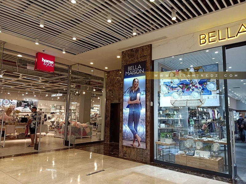 Magasins d'ameublement au Centre commercial Es Senia Oran