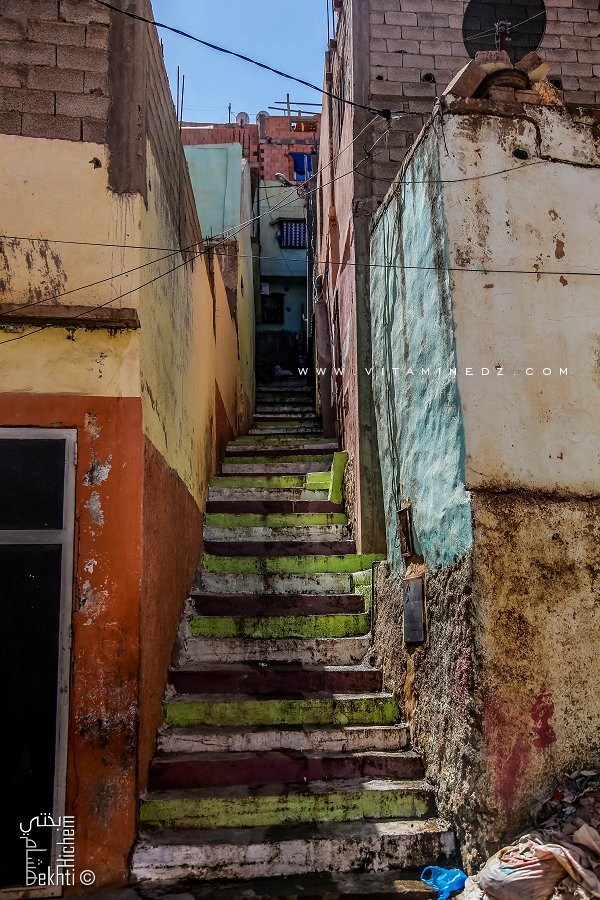 Le quartier village de Boudghene avec ses constructions anarchiques