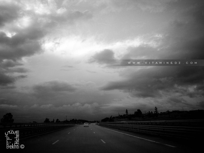 Autoroute Est Ouest par temps nuageux