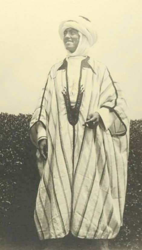 Photo prise en Amérique en 1892 du 1er algérien qui a voyagé aux États-Unis