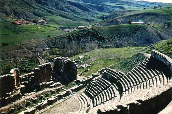 Djemila- ruines- le théâtre