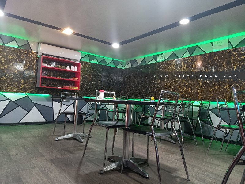 Pizzeria restaurant Nemours en face du port de Ghazaouet