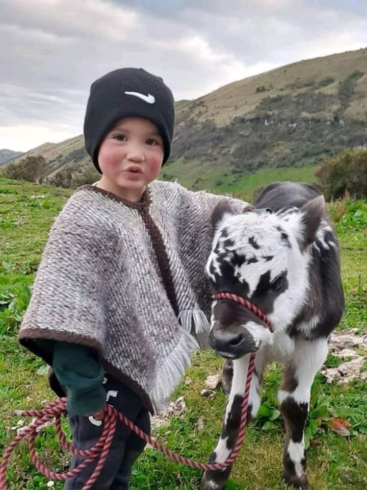 جمال الطبيعة مع جمال الانسان في صورة واحدة