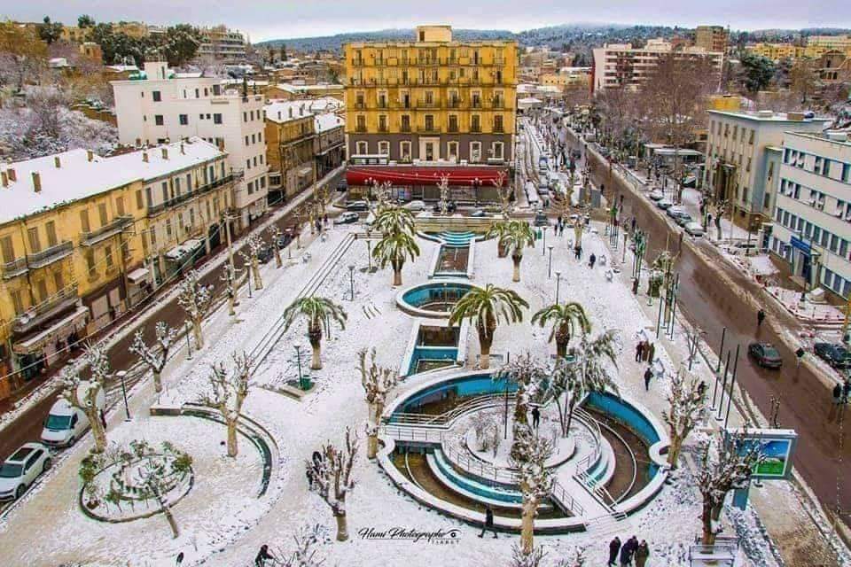 صورة م أحد شوارع تيارت تكتسيها الثلوج