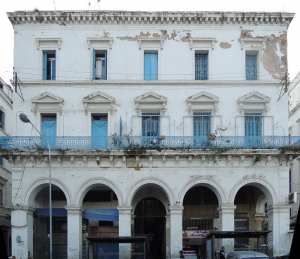 L'immeuble du bazar du Commerce, vue de la façade sur la place des Martyrs