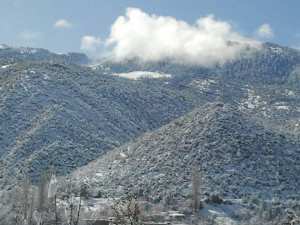 Chélia recouverte de neige blanche