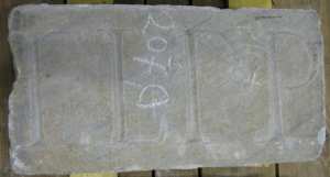 Architrave ; inscription