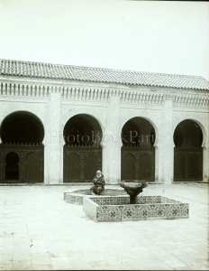 Tlemcen, photo ancienne de la cour de la grande mosquée