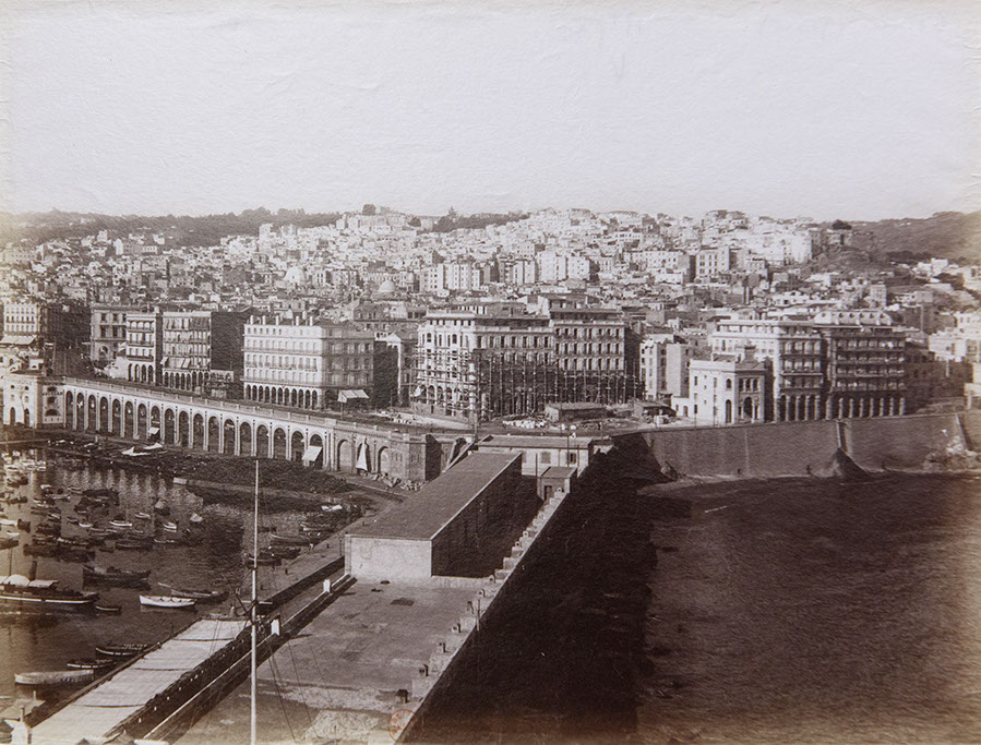 Vue de la jetée et du port d'Alger vers 1898