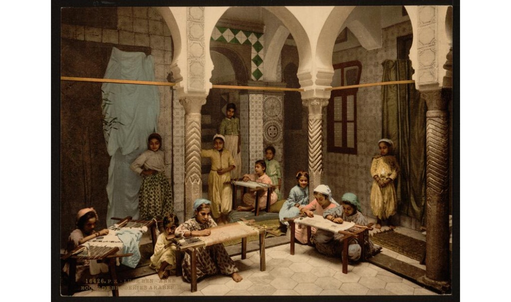 École de broderie arabe Luce Ben Aben. Alger