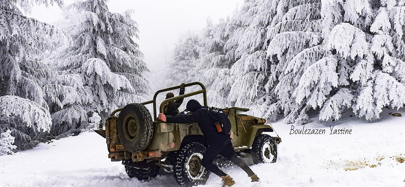 Chélia recouverte de neige blanche