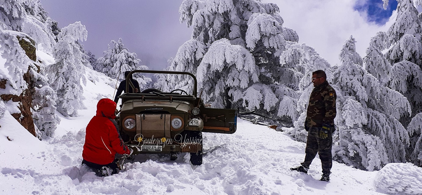 Chélia recouverte de neige blanche