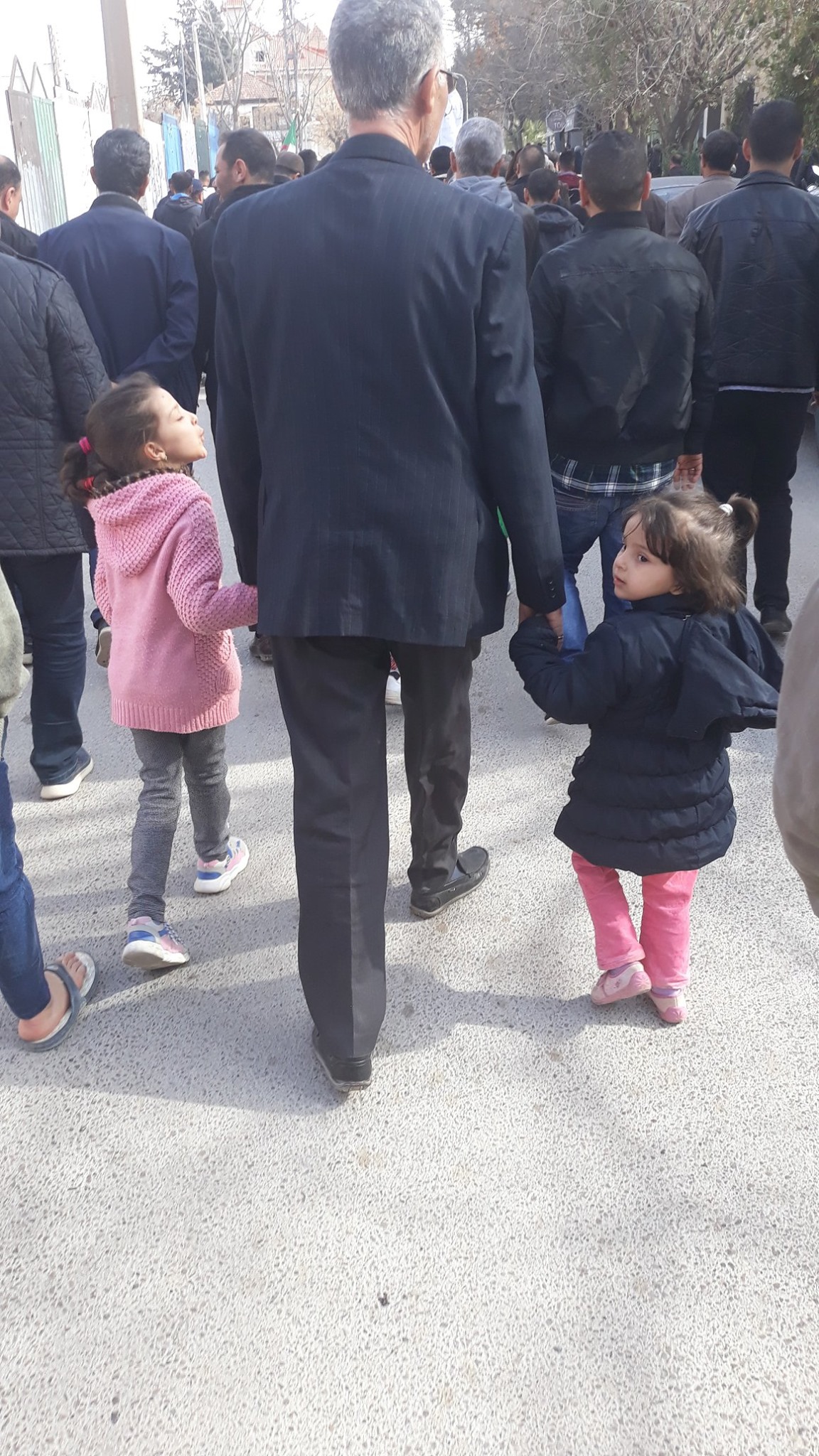 اجمل فترة حياة الانسان هي الطفولة الاولى.