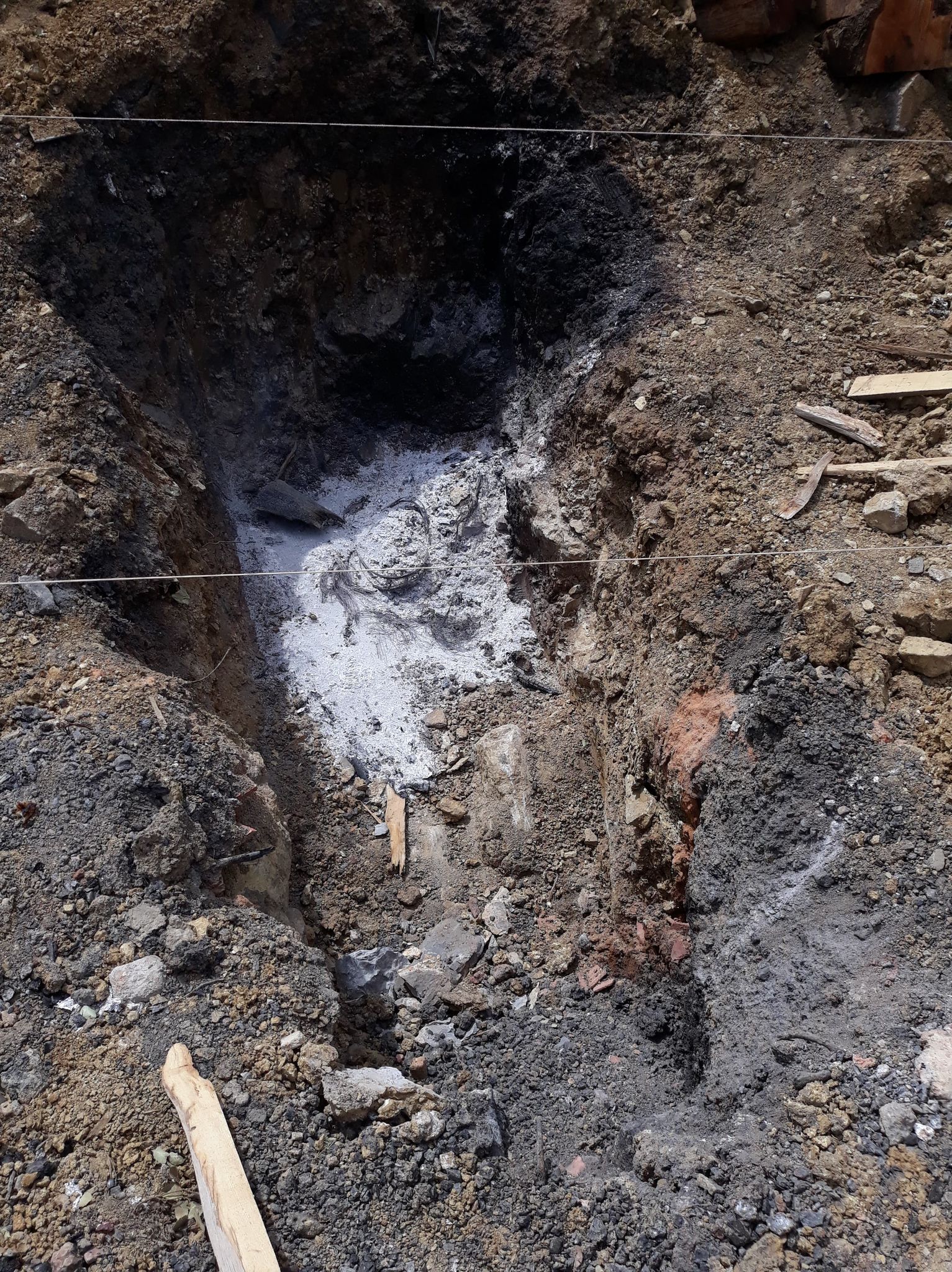 الفرن التقليدي لشوي اللحم المعروف بالمردومة.