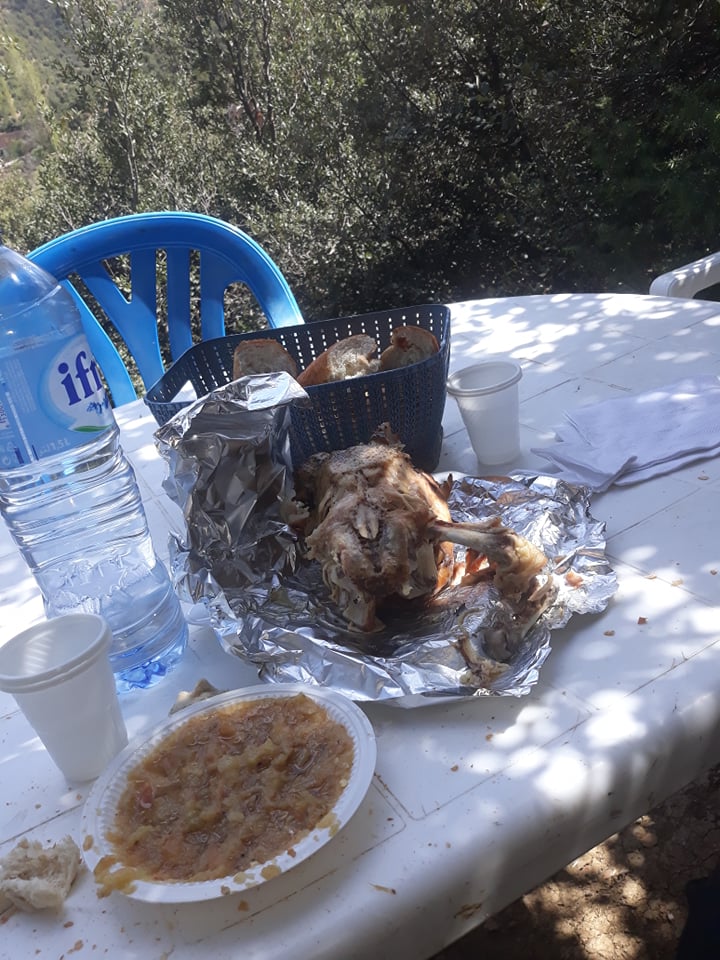 وجبة غداء في الهواء الطلق عند السبتي لكحل بالكانطينة يابوس