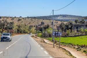 Le village démuni d'Essehb sur la route vers Sebdou
