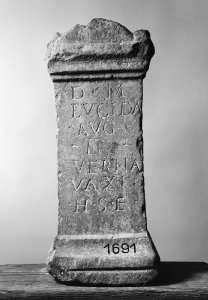 Autel ; inscription