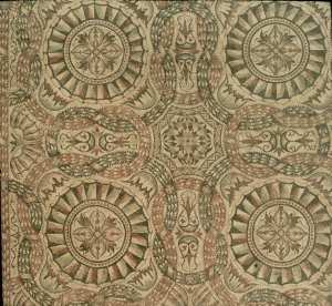 Une vue rapprochée d'une mosaïque avec des motifs géométriques vifs, peut-être à Constantine, en Algérie.