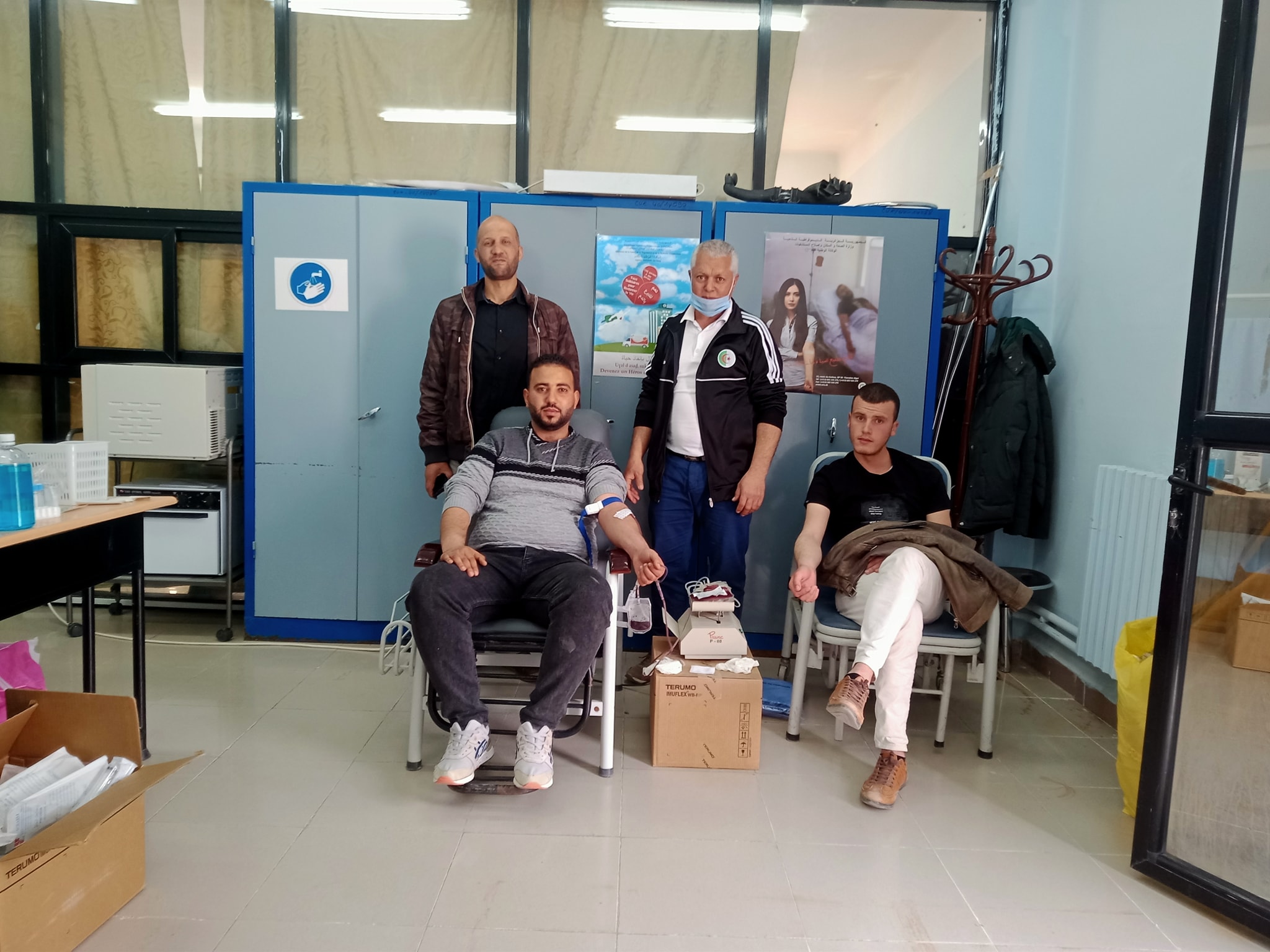 اليوم الثاني علي التوالي بجامعة عباس لغرور خنشلة. حملة التبرع بالدم