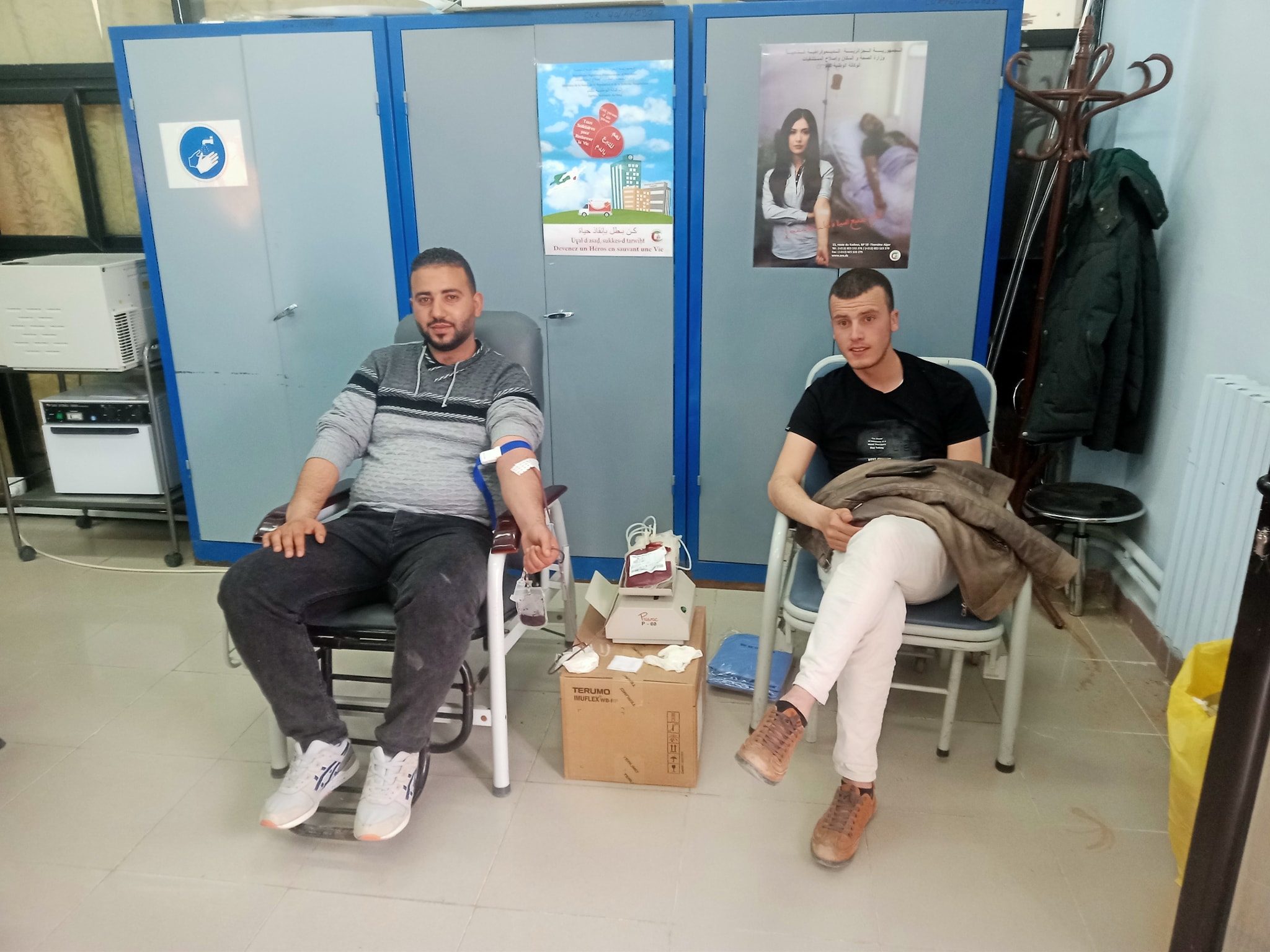 اليوم الثاني علي التوالي بجامعة عباس لغرور خنشلة. حملة التبرع بالدم