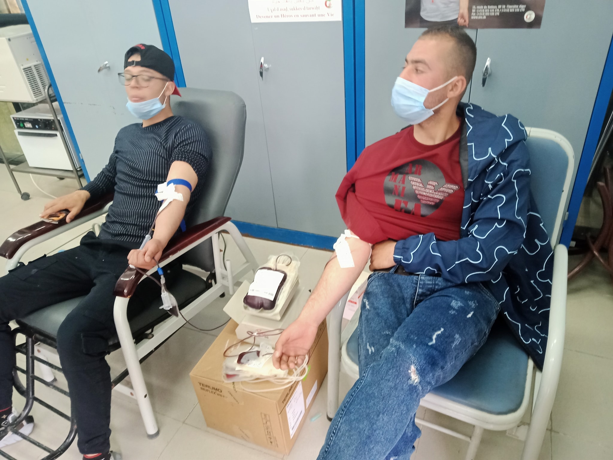 اليوم الثاني علي التوالي بجامعة عباس لغرور خنشلة. حملة التبرع بالدم