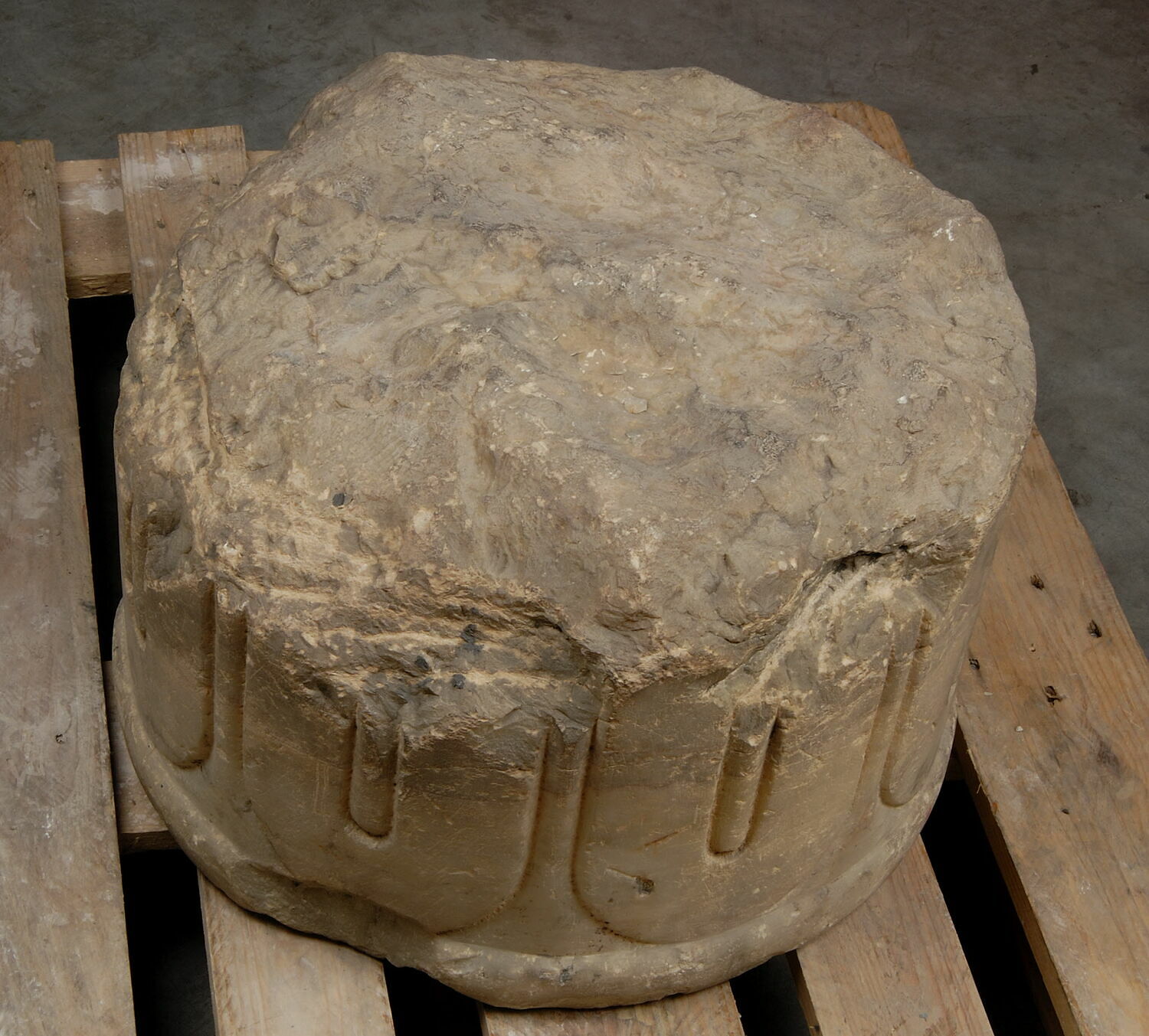 Base de corbeille de chapiteau