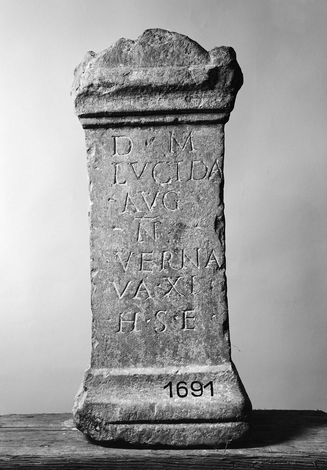 Autel ; inscription