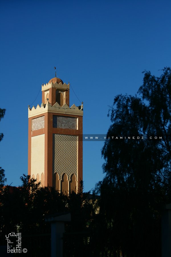 Minaret de la mosquée des chouhada à Bechar ville
