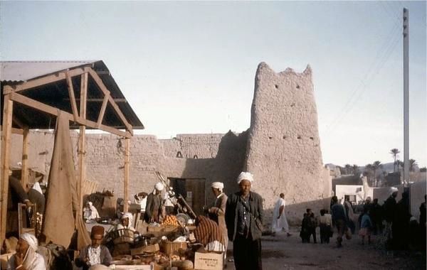 Ancienne photo du marché et du Ksar de Béchar.