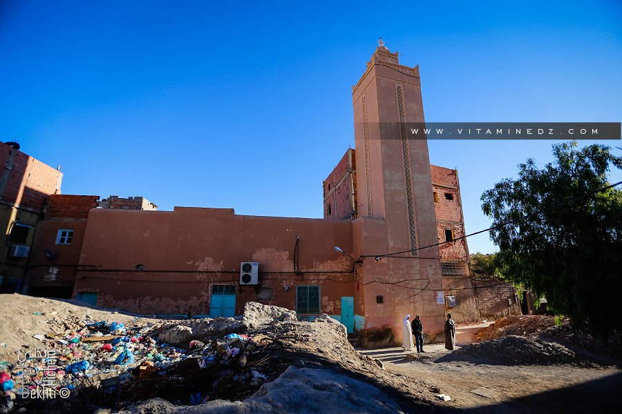 El Masdjid El atik de Béchar (au Ksar) complètement défiguré