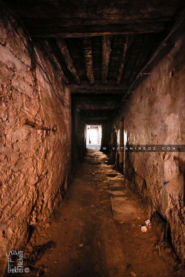 Ruelle sombre et étroite de l'ancien Ksar Tagda de Béchar