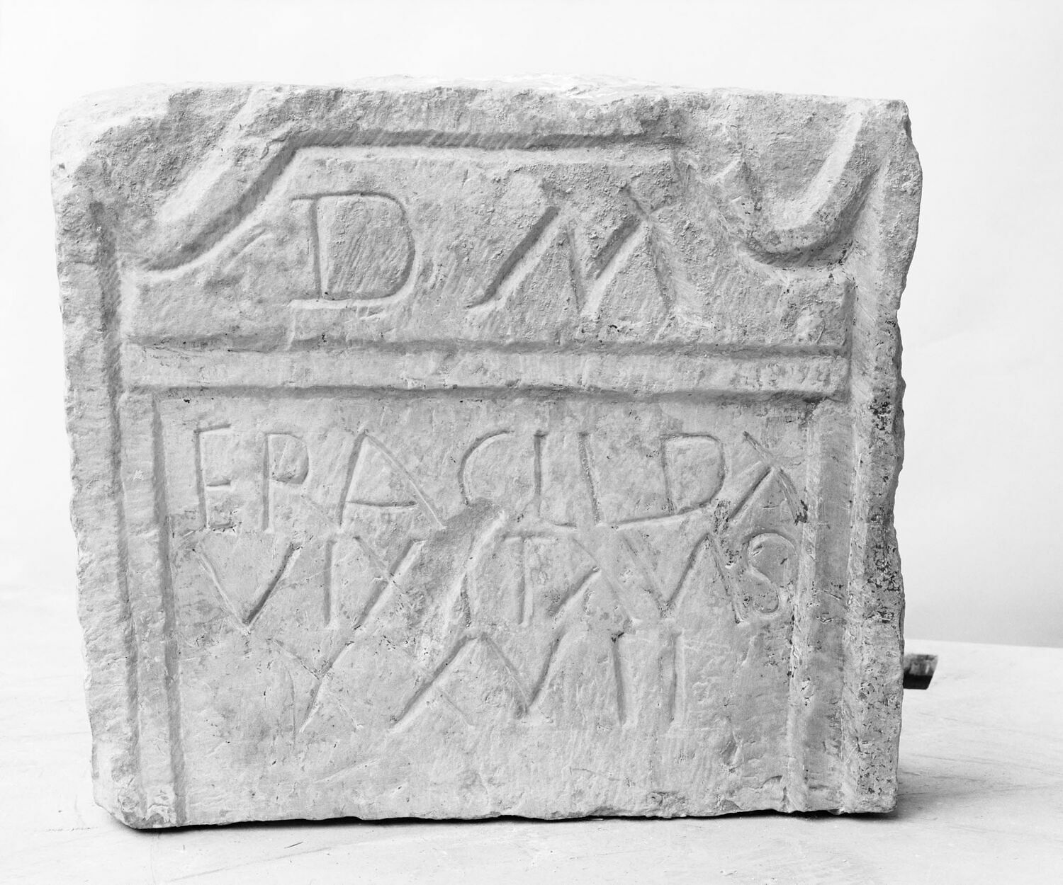 Stèle ; inscription