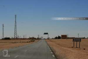 Embranchement menant vers Tabelbala à gauche et Tindouf Tout droit