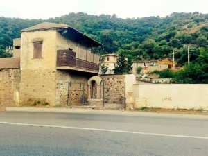 Le puits de la paix ... à l'entrée de Béjaïa