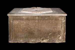 Monument ; inscription