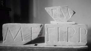 Architrave ; inscription