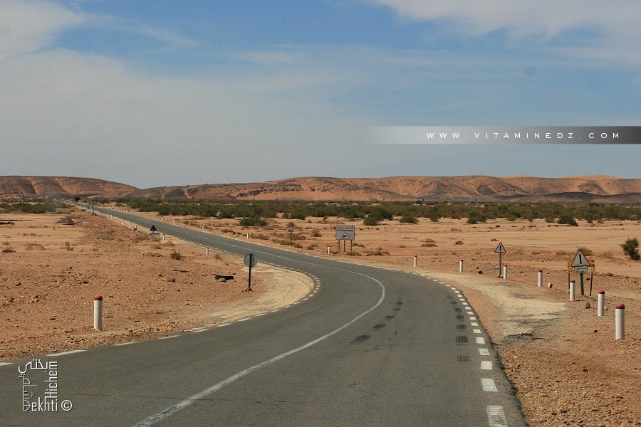 Oued Daoura un grand oued marocain, se terminant en Algérie
