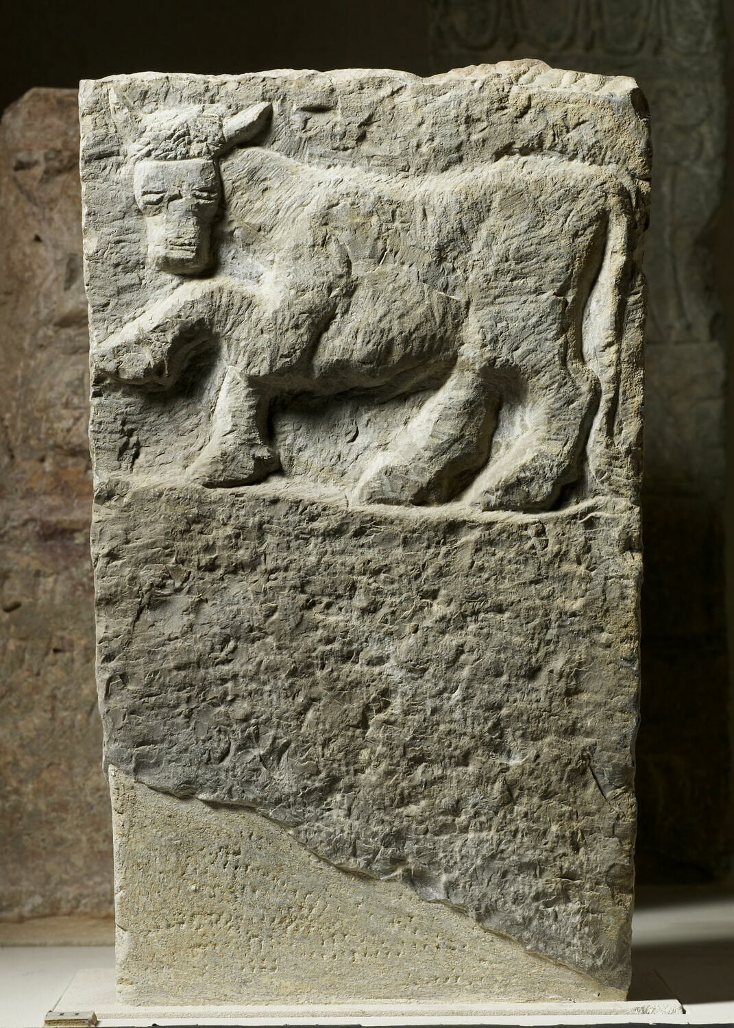 Stèle ; objet votif