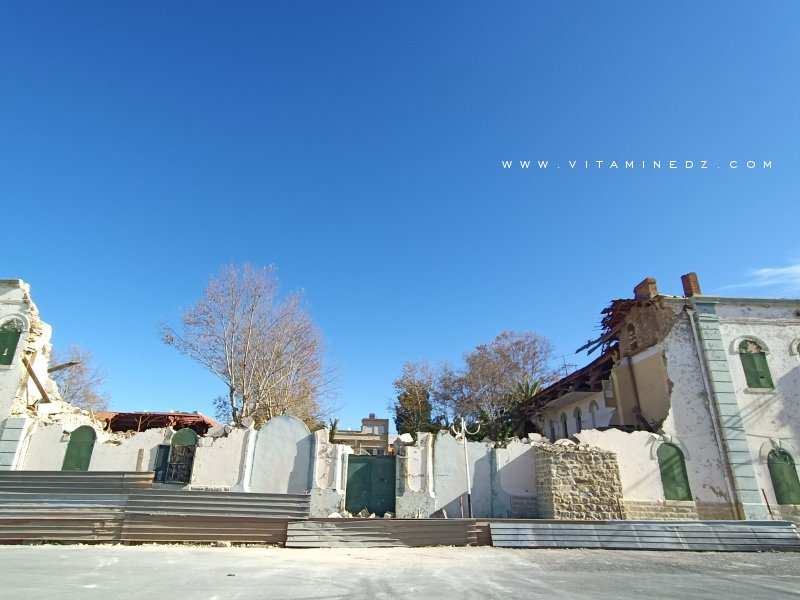 La belle gendarmerie de Tlemcen balayée par les pelleteuses