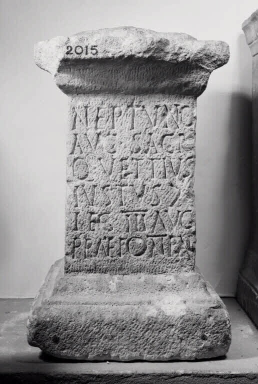 Autel ; inscription