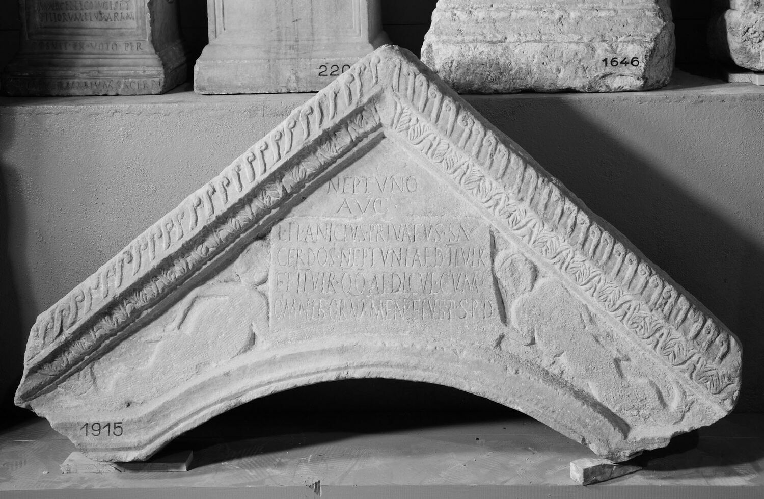 édicule ; inscription