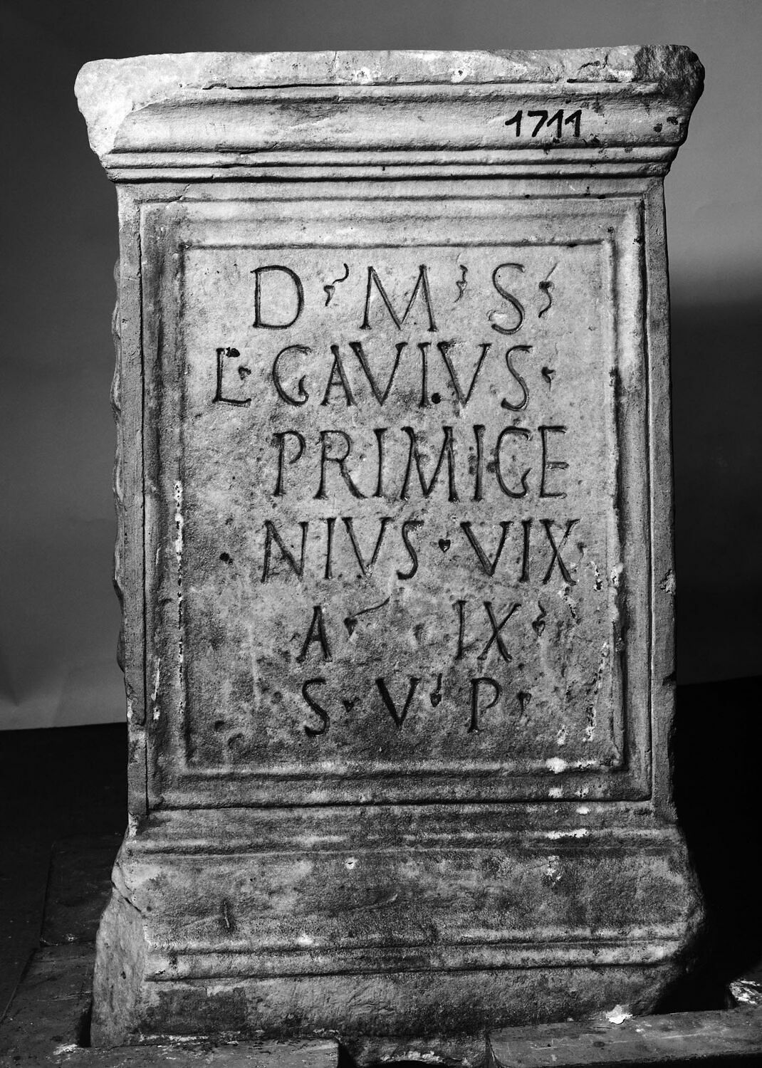Autel ; inscription