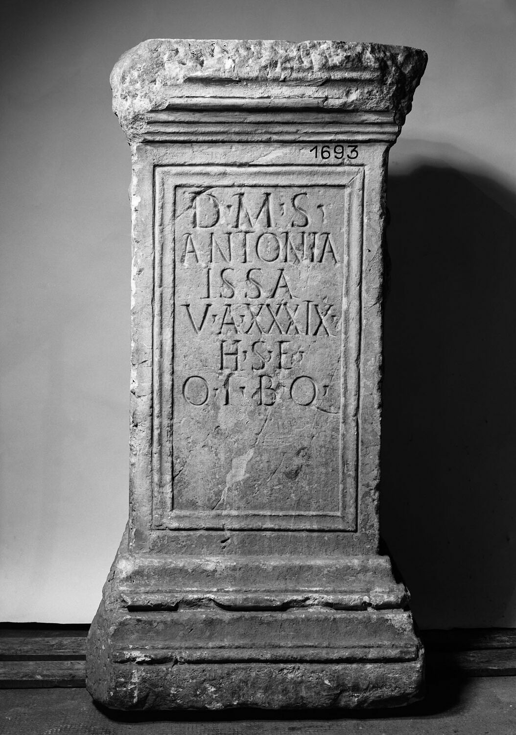 Autel ; inscription