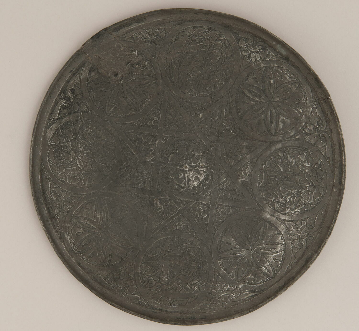 Plateau à décor d'étoiles et de fleurs