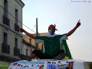 Un supporteur avant le match Algerie v Egypt - Tiaret