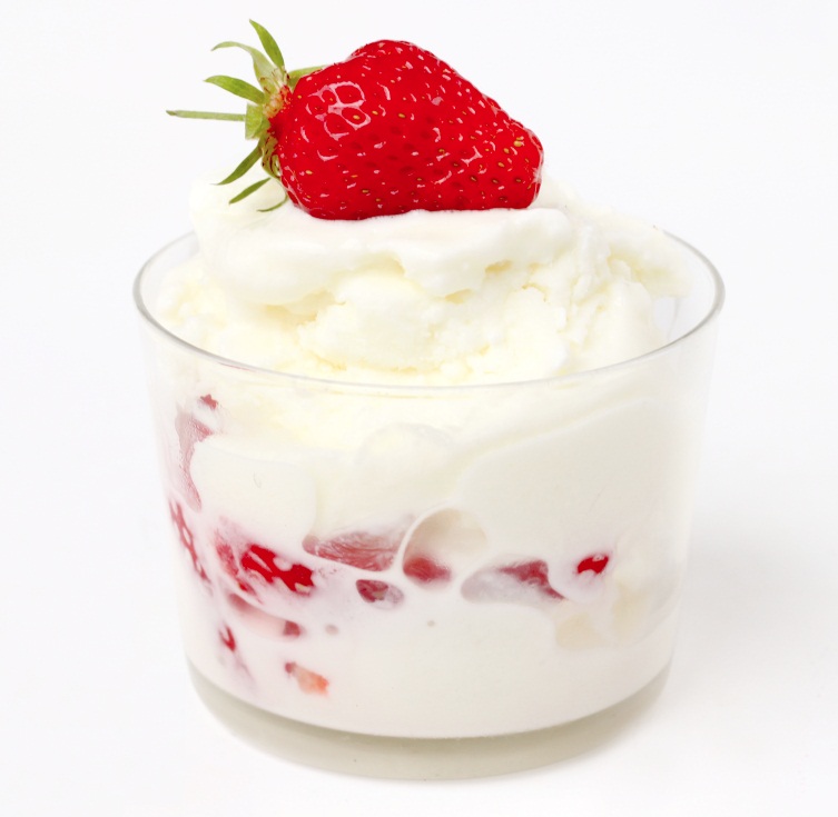 Yaourt glacé à la fraise en 5 minutes et sans sorbetière