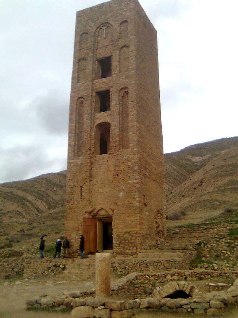 Msila- Minaret et la citerne de la Kalâa des Béni Hammad.