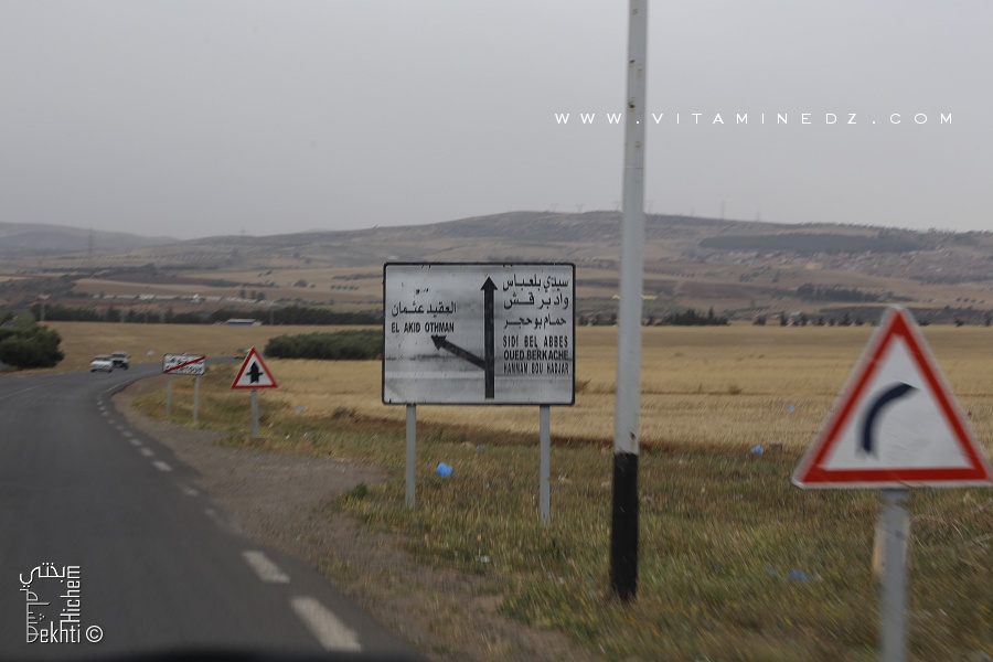Route vers le village El Akid Othmane ou domaine du Keroulis